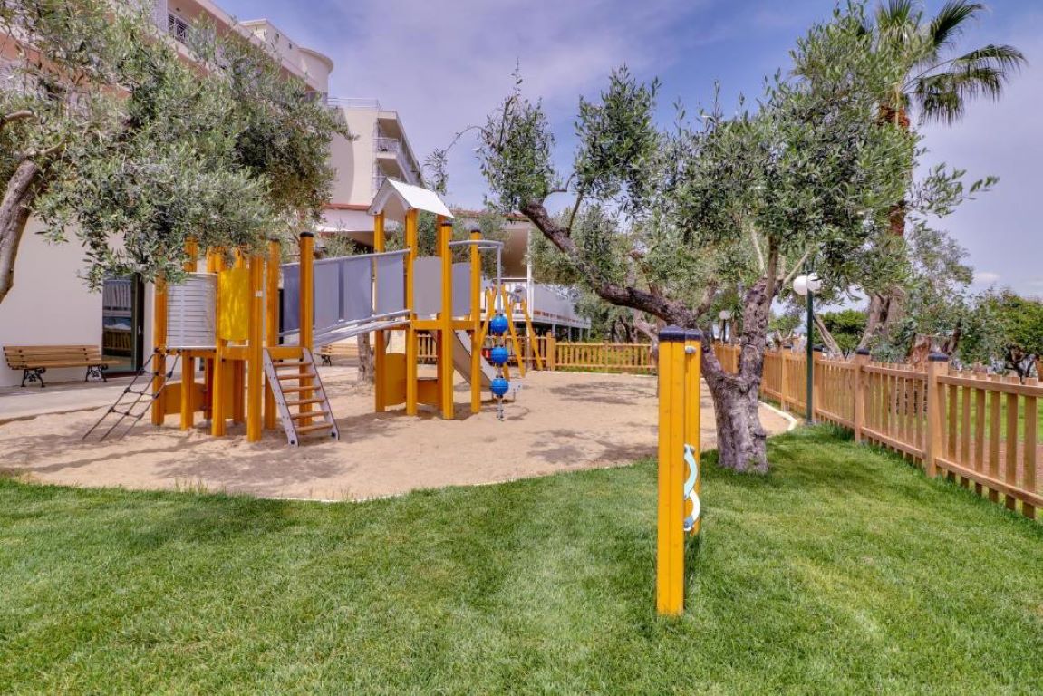 Calamos Beach Hotel-Igraliste.jpg