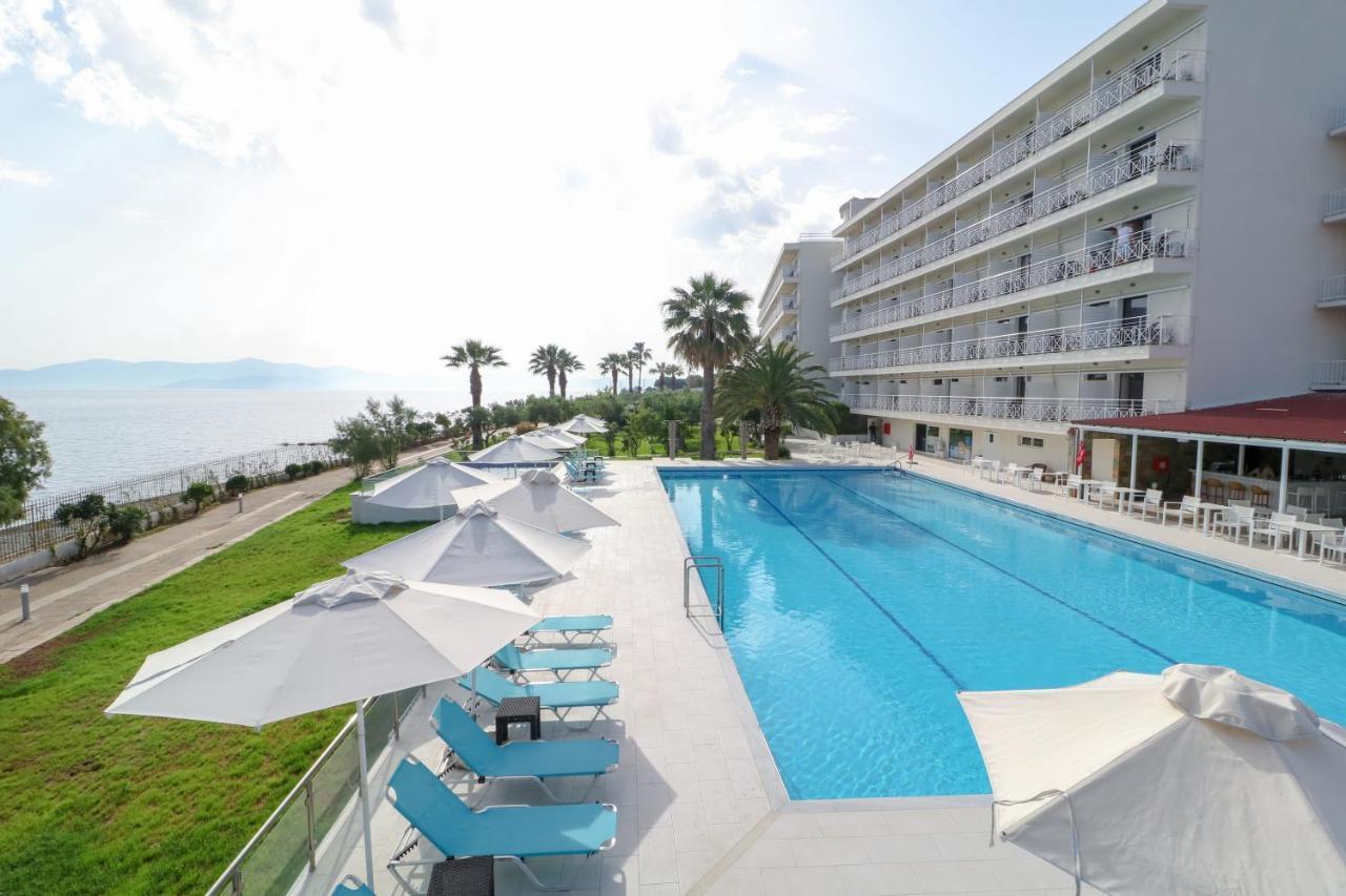 Hotel Calamos Beach-Bazen.jpg