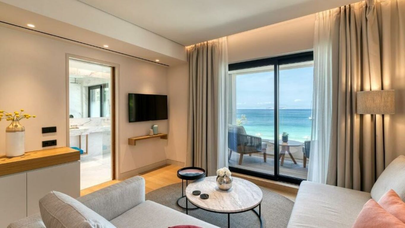 Vathi Cove Luxury Resort & Spa Hotel-Deluxe Corneer Panorama Junior suite.jpg