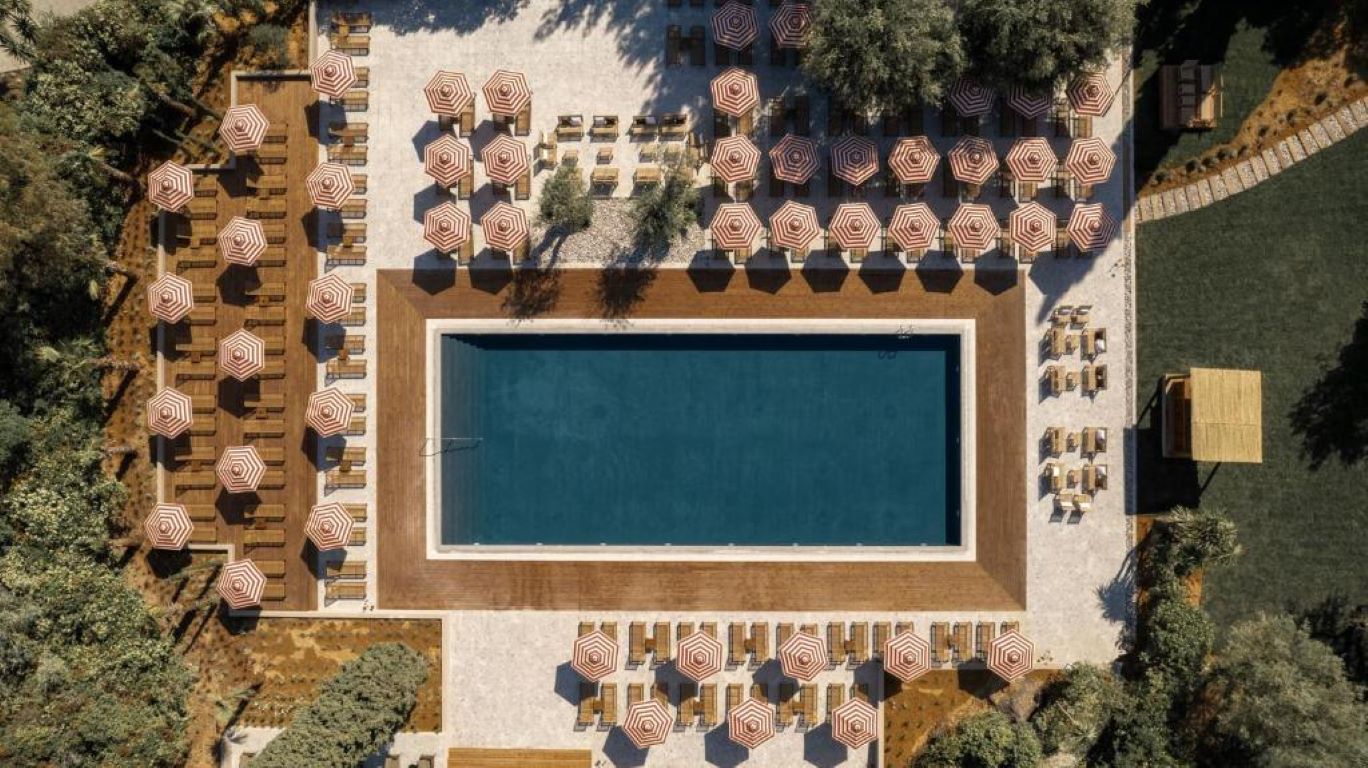 Cook's CLub Corfu-Lezaljke na bazenu.jpg