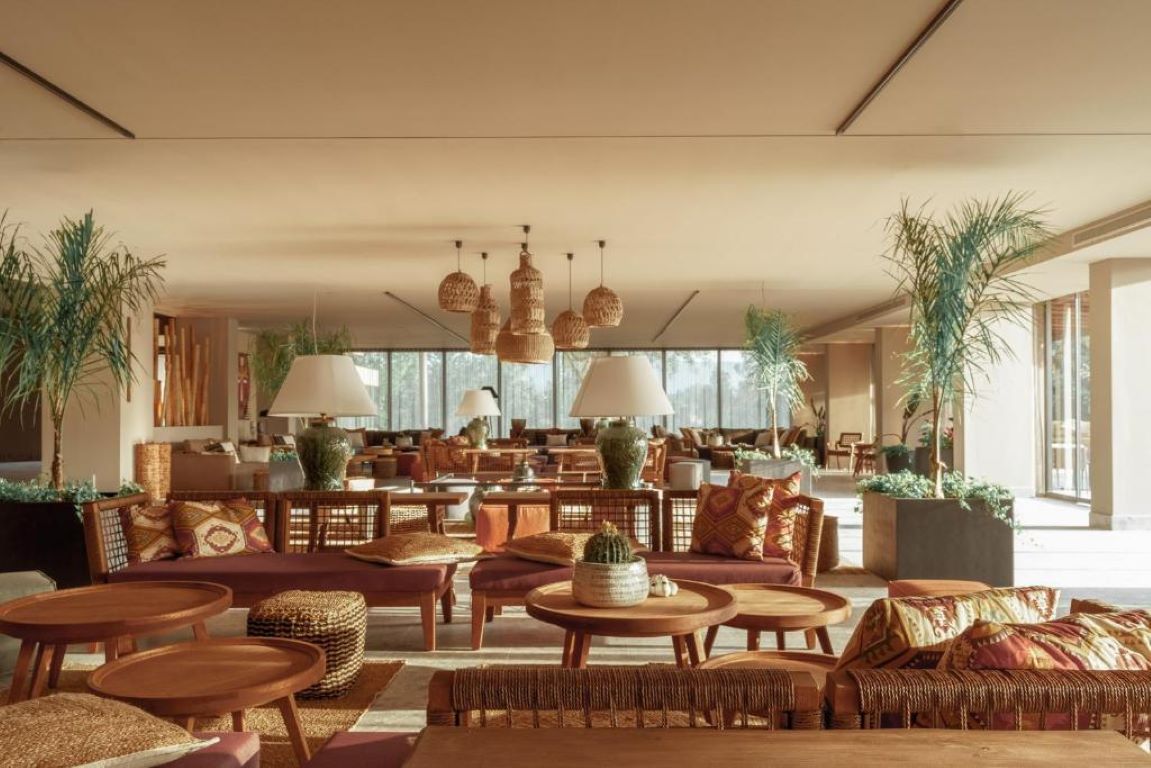 Cook's Club Hotel-Bar.jpg