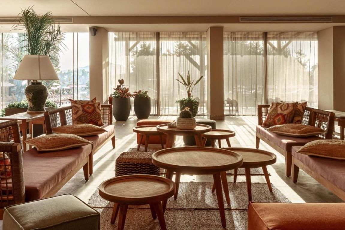 Hotel Cook's Club-Lobby.jpg