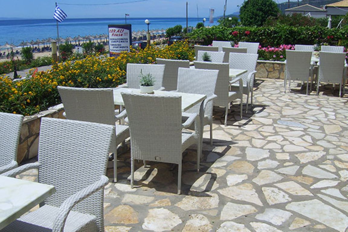 Korali House Hotel-Terasa.jpg