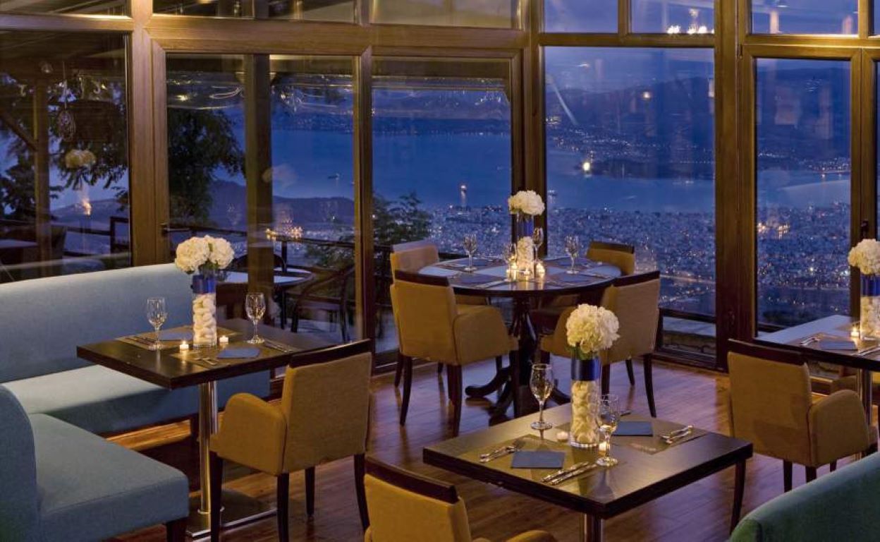 Hotel Xenia Palace-Bar.jpg