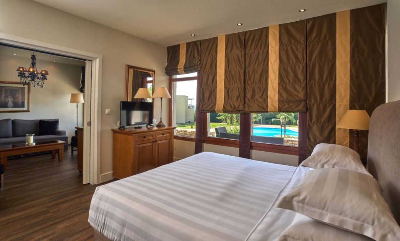 Hotel Xenia Palace-Porodican suite sa balkonom.jpg