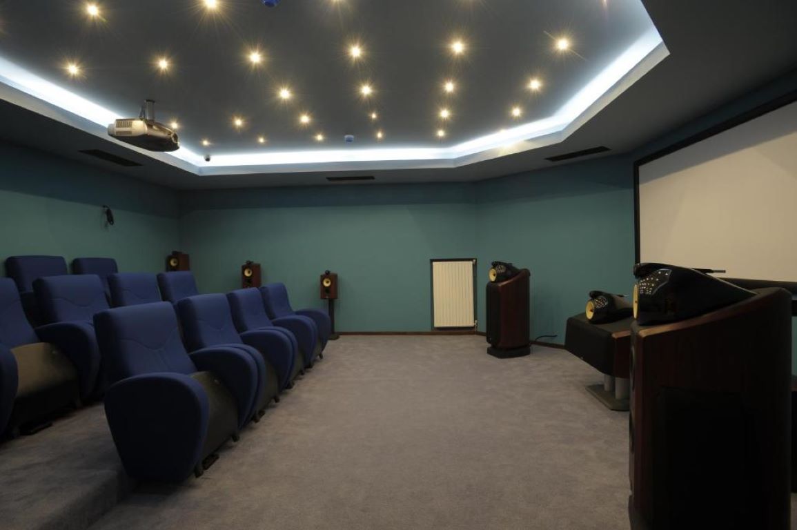 Roxani Country House-Bioskop.jpg
