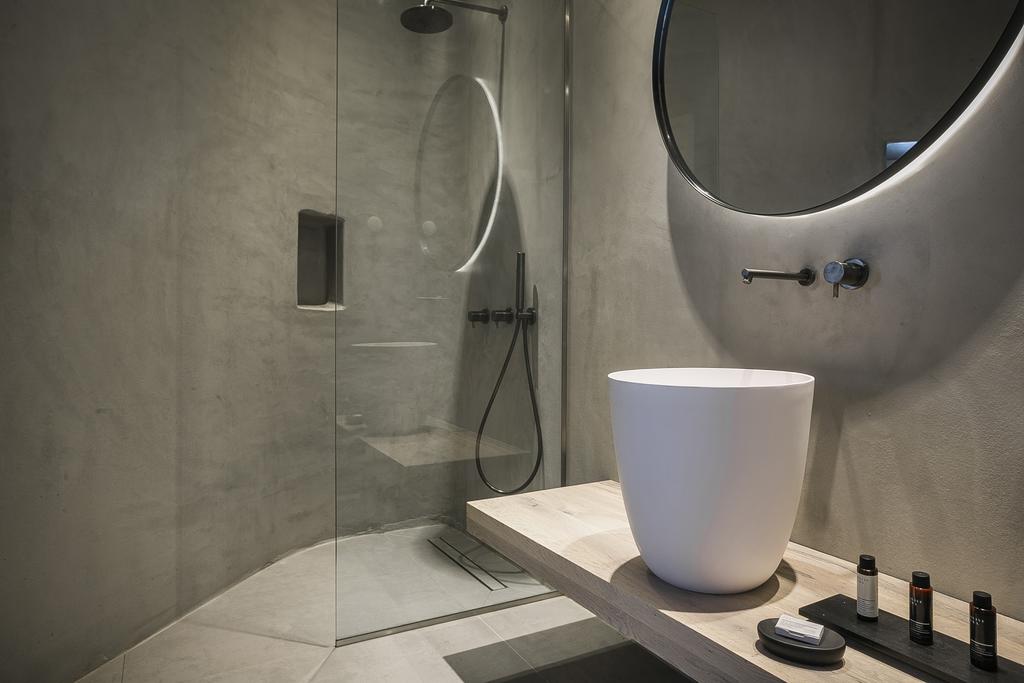 Hotel Elia bathroom 1.jpg