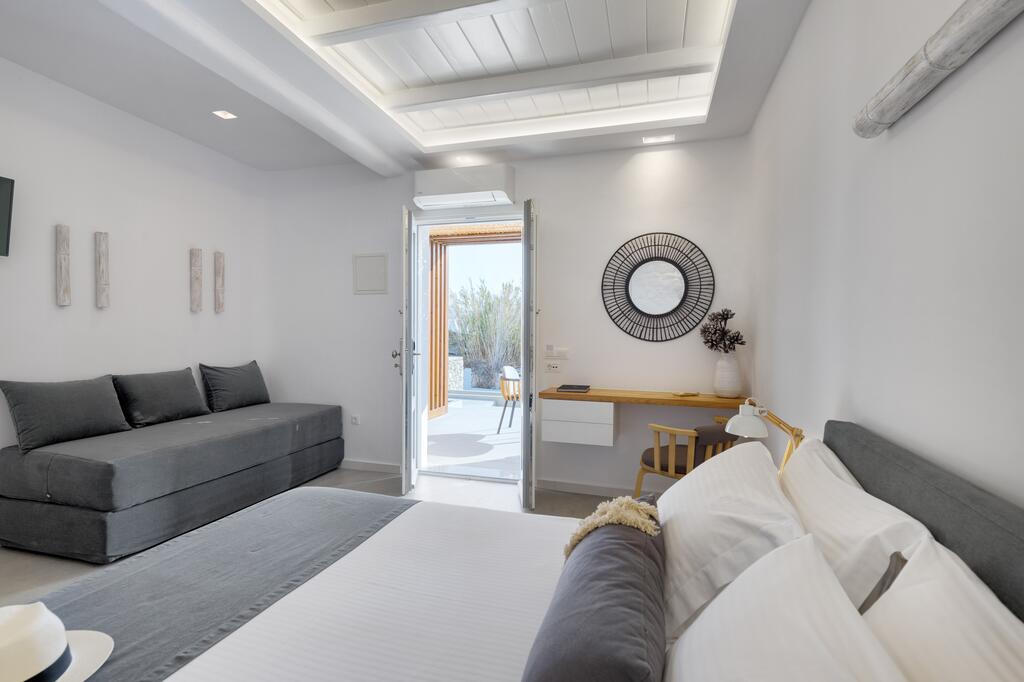 Hotel Elia triple room.jpg
