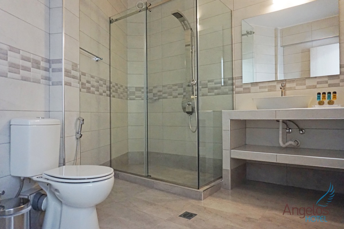 Angelos hotel kupatilo.jpg