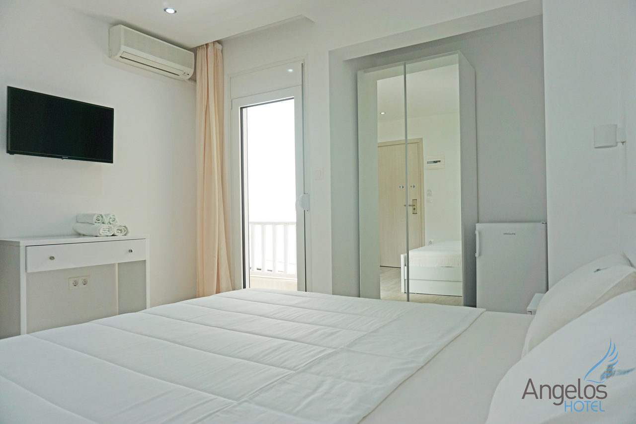 Angelos hotel sea view.jpg
