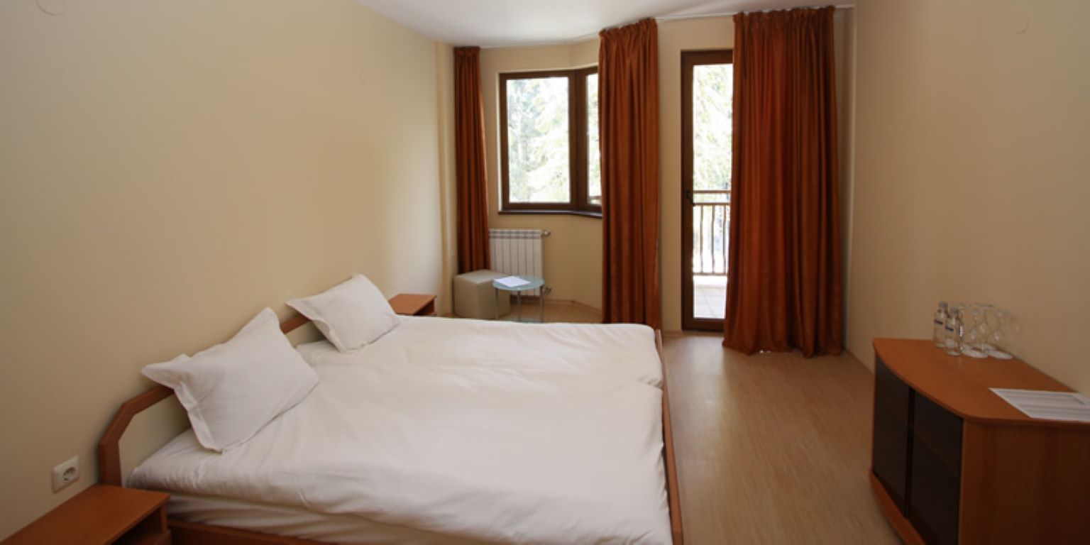 Hotel Iceberg Borovec-Standardna soba.jpg