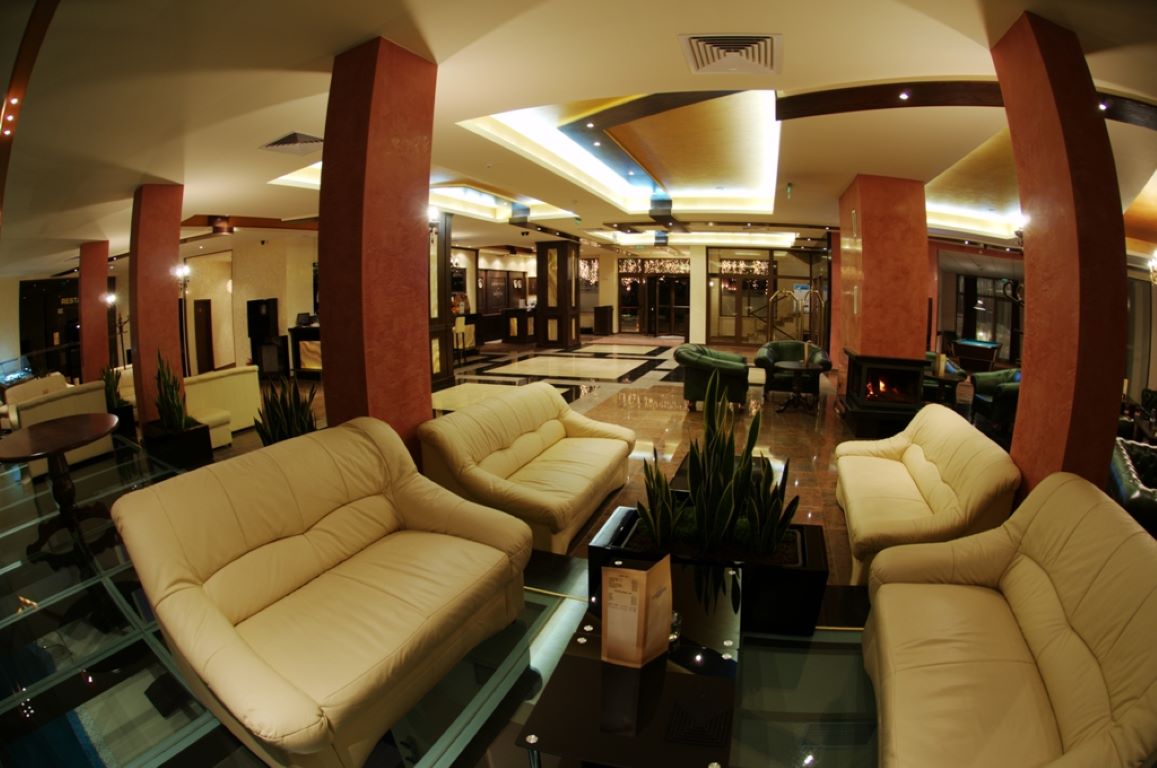 Iceberg Borovec Hotel-Lobby.jpg