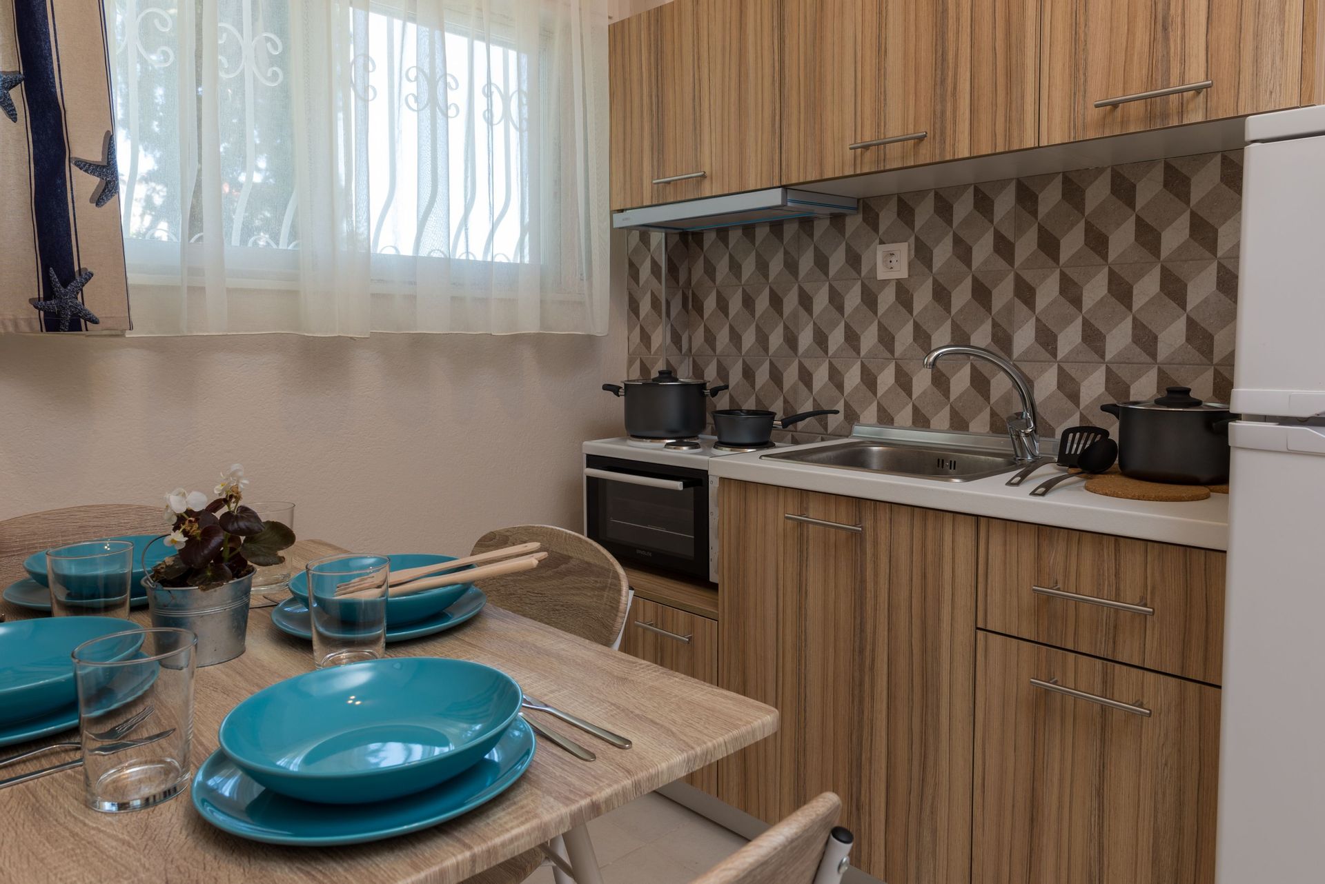 Georgalas Rest Apartments-One bedroom family apartments kuhinja.jpg