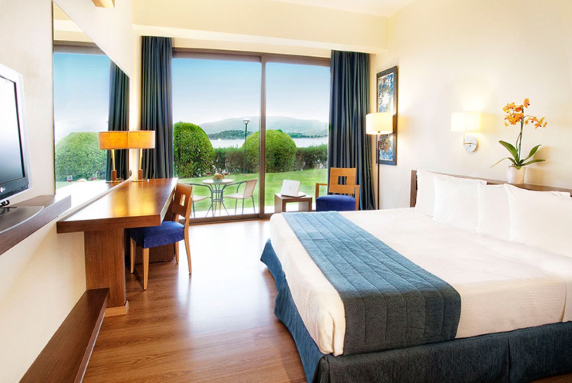 Hotel Domotel Xenia Volos-Standardna soba pogled more.jpg