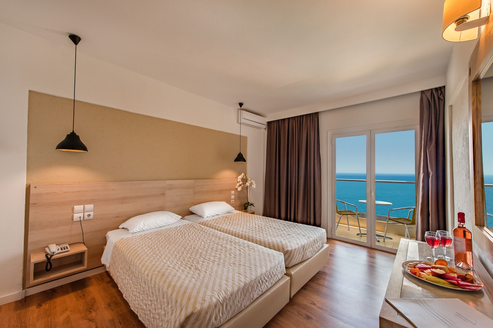 Hotel Evia Riviera Resort-Classic soba pogled more.jpg