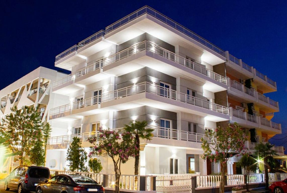 Villa Alasites-Nocni izgled.jpg