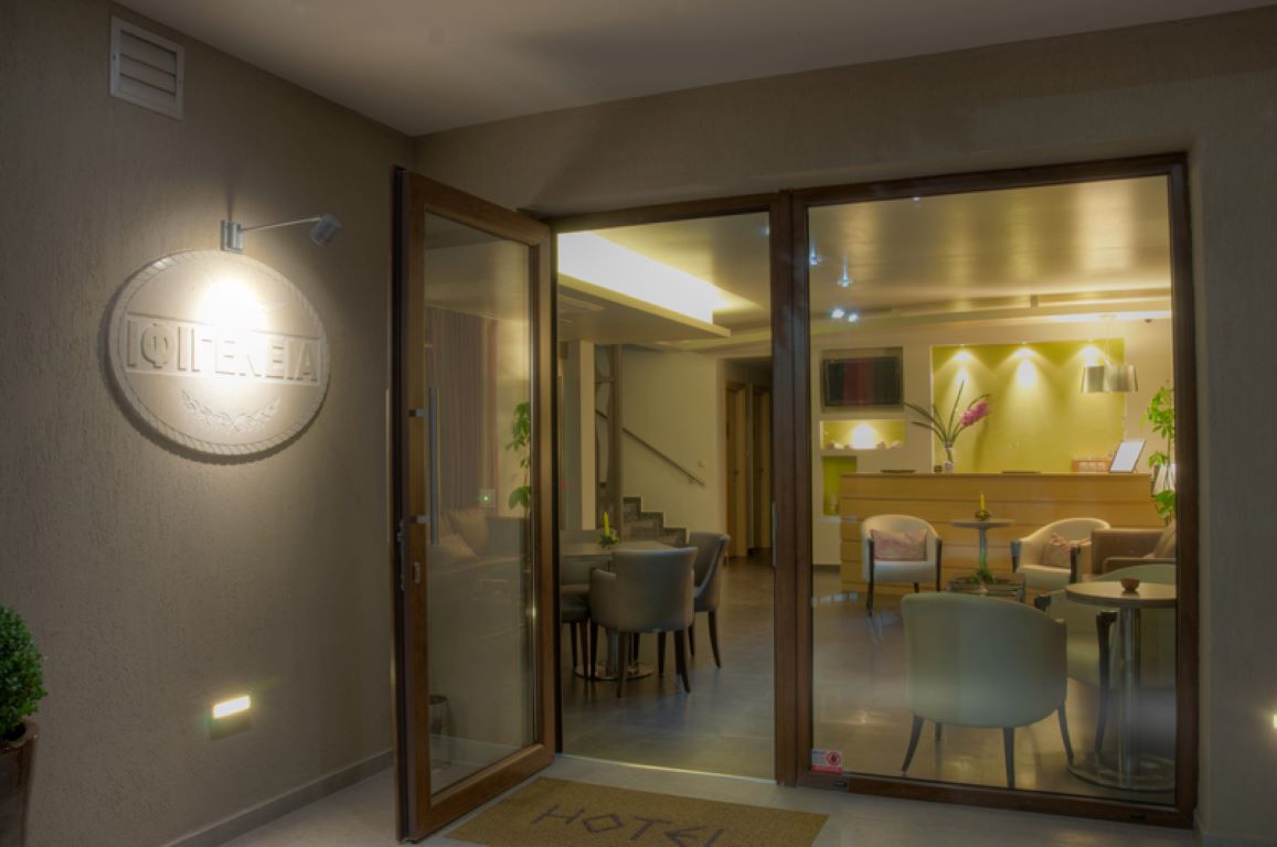 Hotel Ifigenia-Ulaz u hotel.jpg