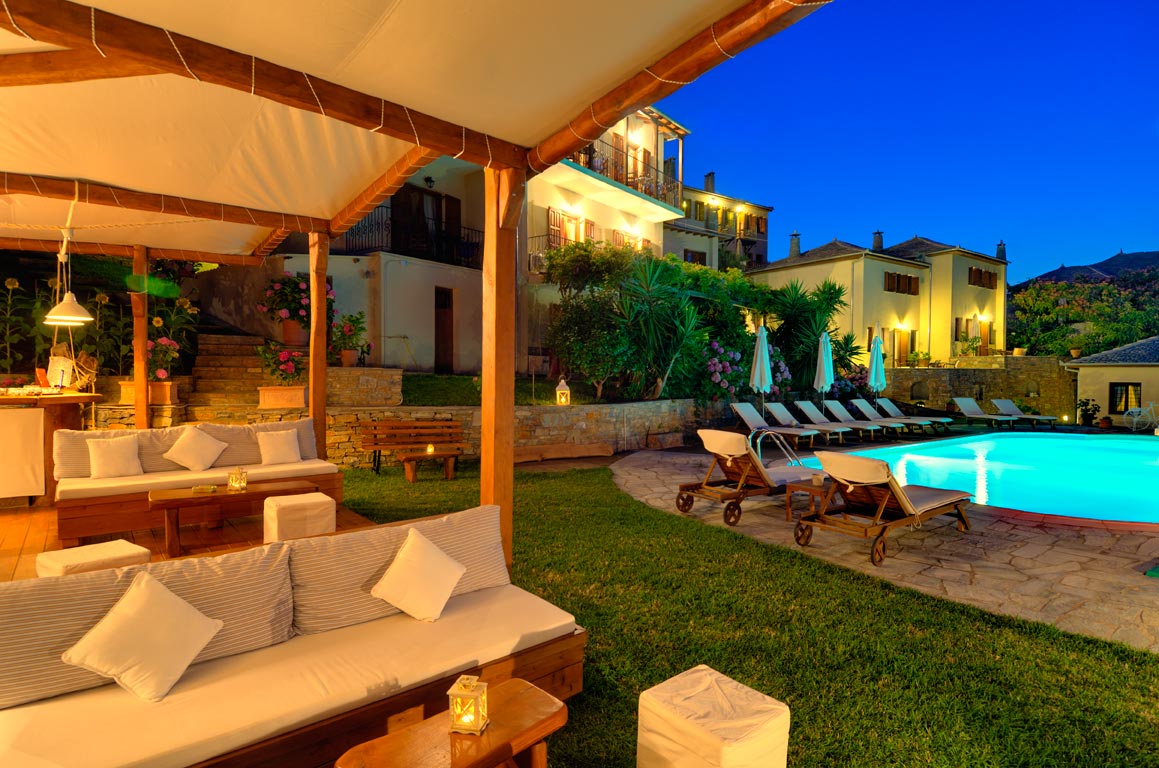 Agapitos Villas-Bar na bazenu.jpg