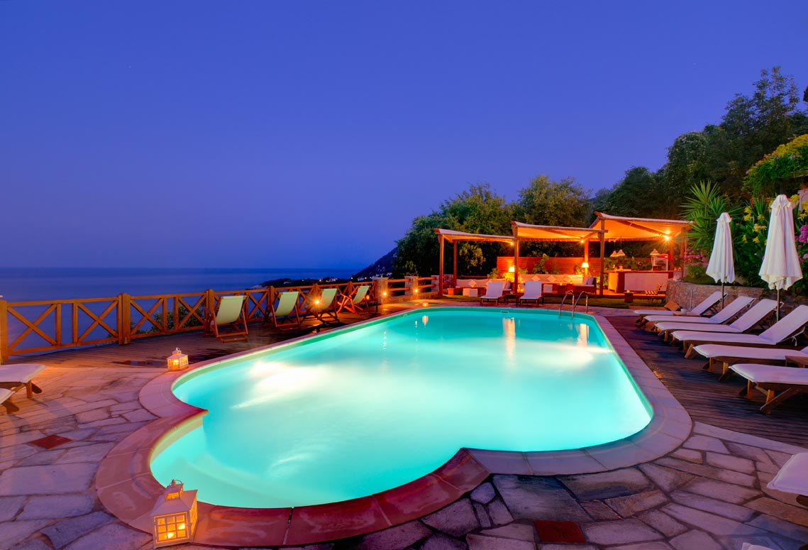 Agapitos Villas Hotel-Bazen.jpg