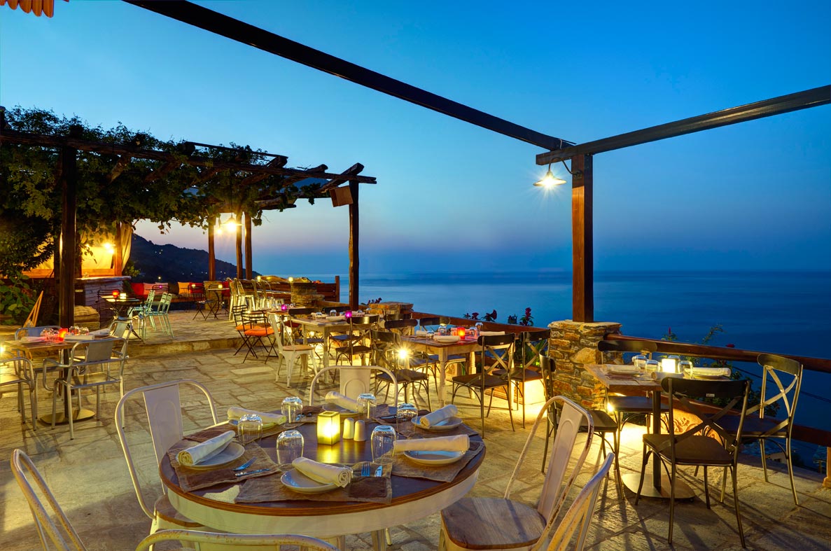 Agapitos Villas-Terasa restorana.jpg