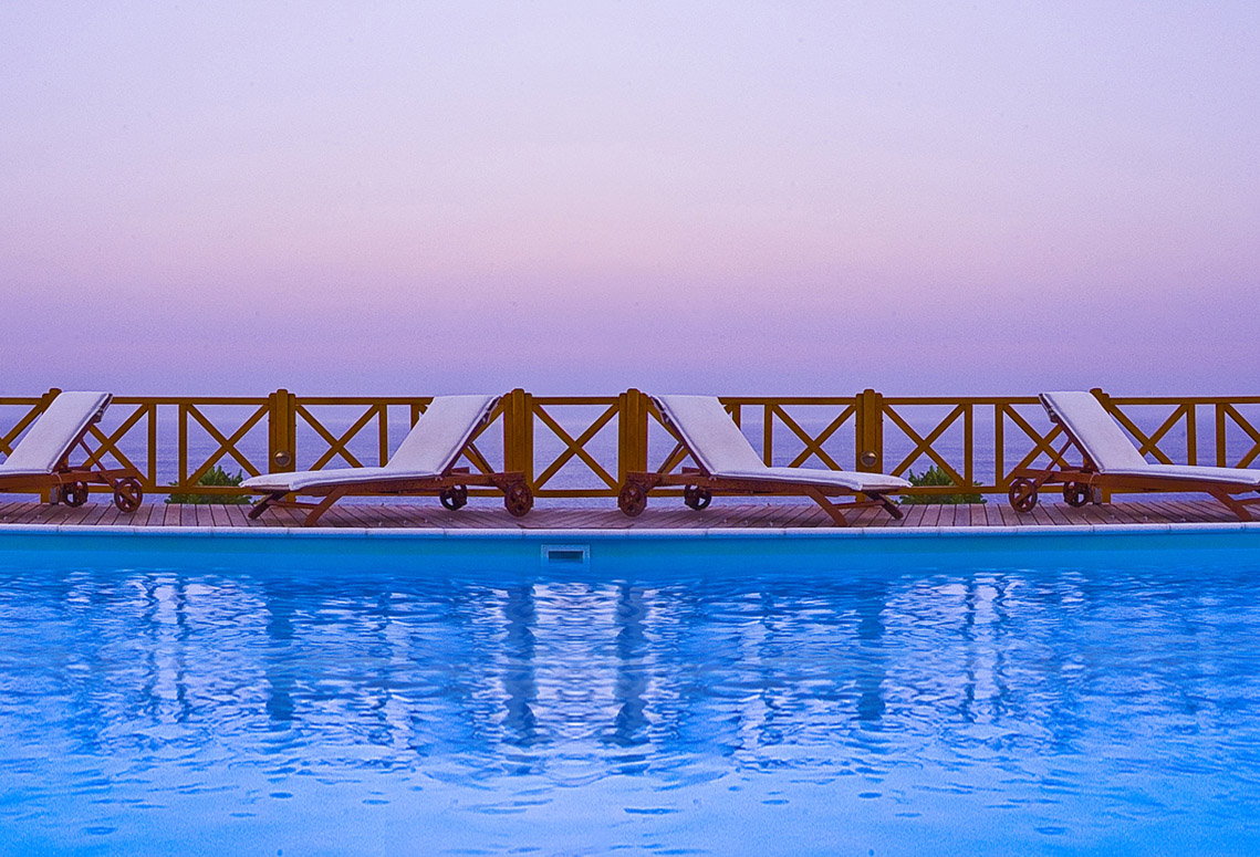 Hotel Agapitos Villas-Bazen.jpg