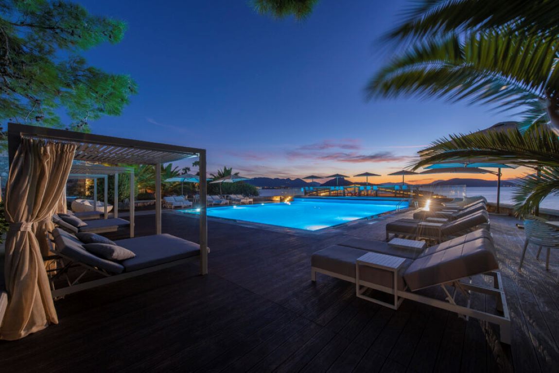 LaLiBay Resort & Spa-Bazen nocu.jpg