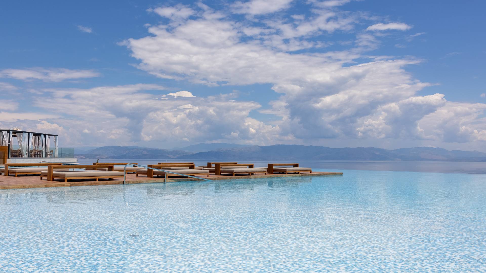 Hotle Angsana Corfu Resort & Spa-Bazen.jpg