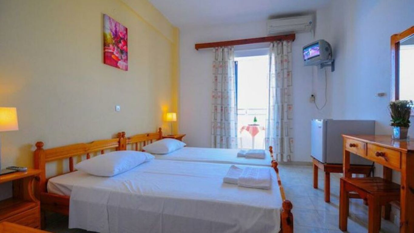 Hotel Prassino Nissi-Standardna soba.jpg