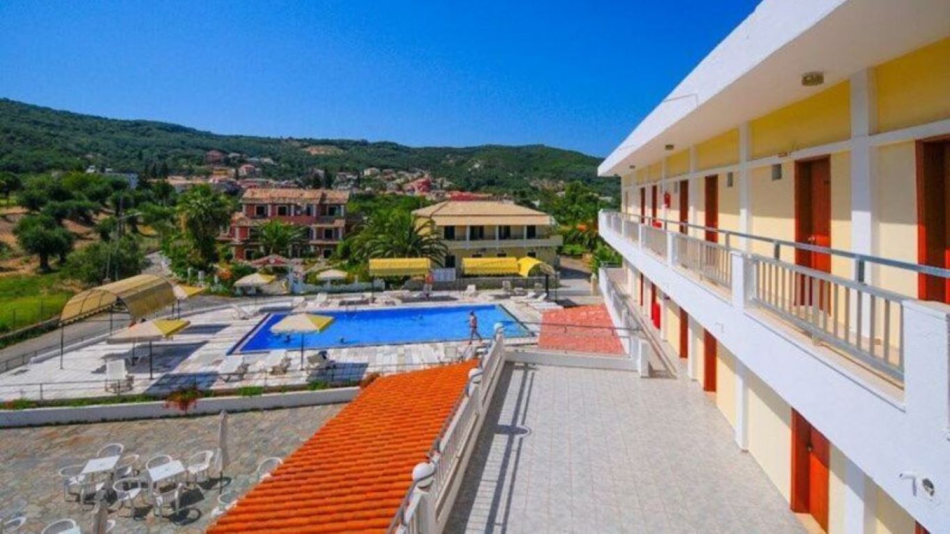 Prassino Nissi-Panorama hotela.jpg
