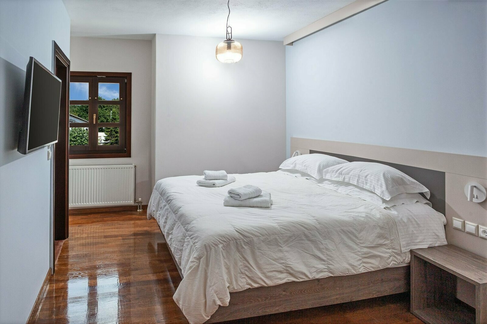 Erofili Hotel & Suites-Classic soba pogled planina.jpeg