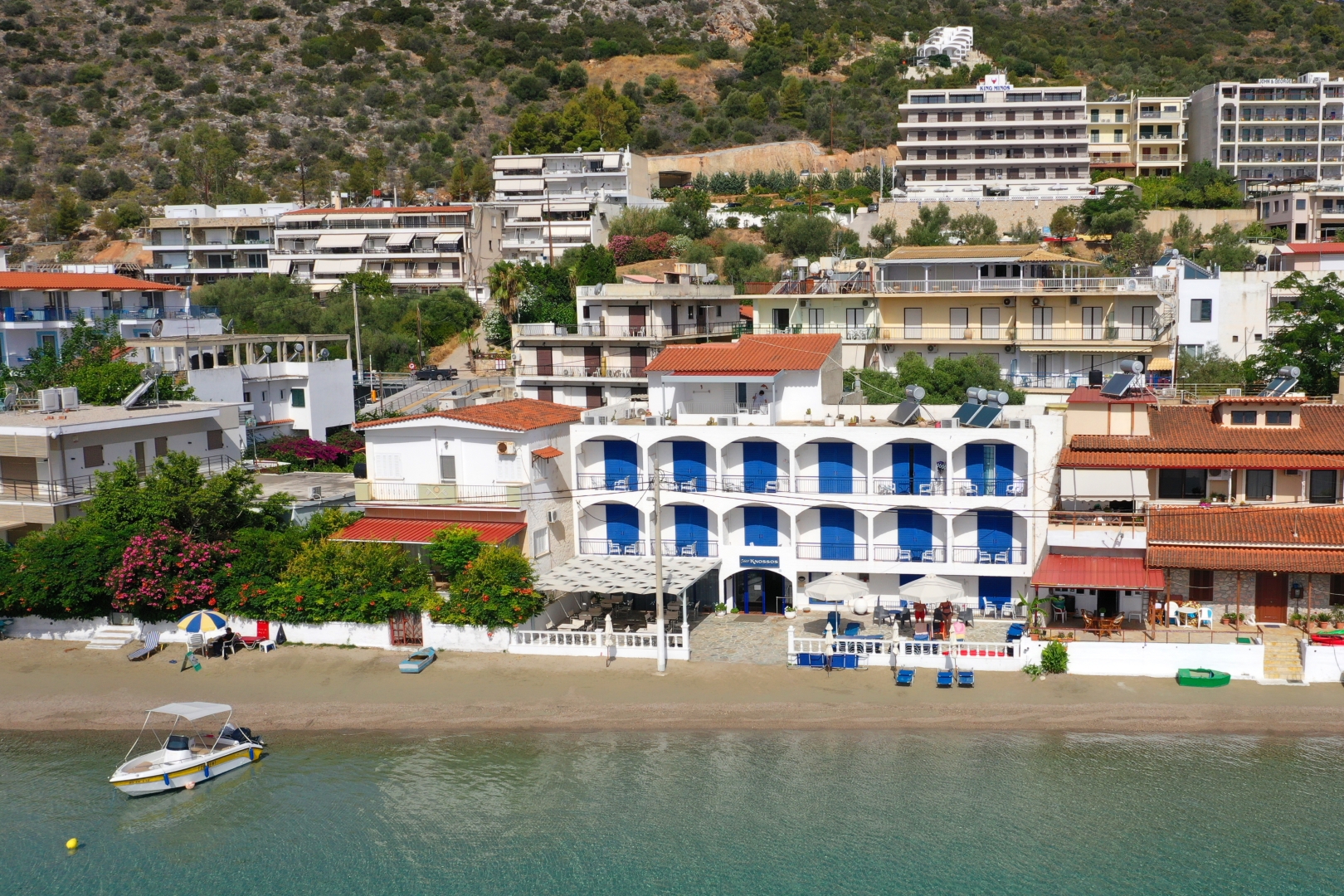 Knossos Hotel-Okruzenje hotela.jpg
