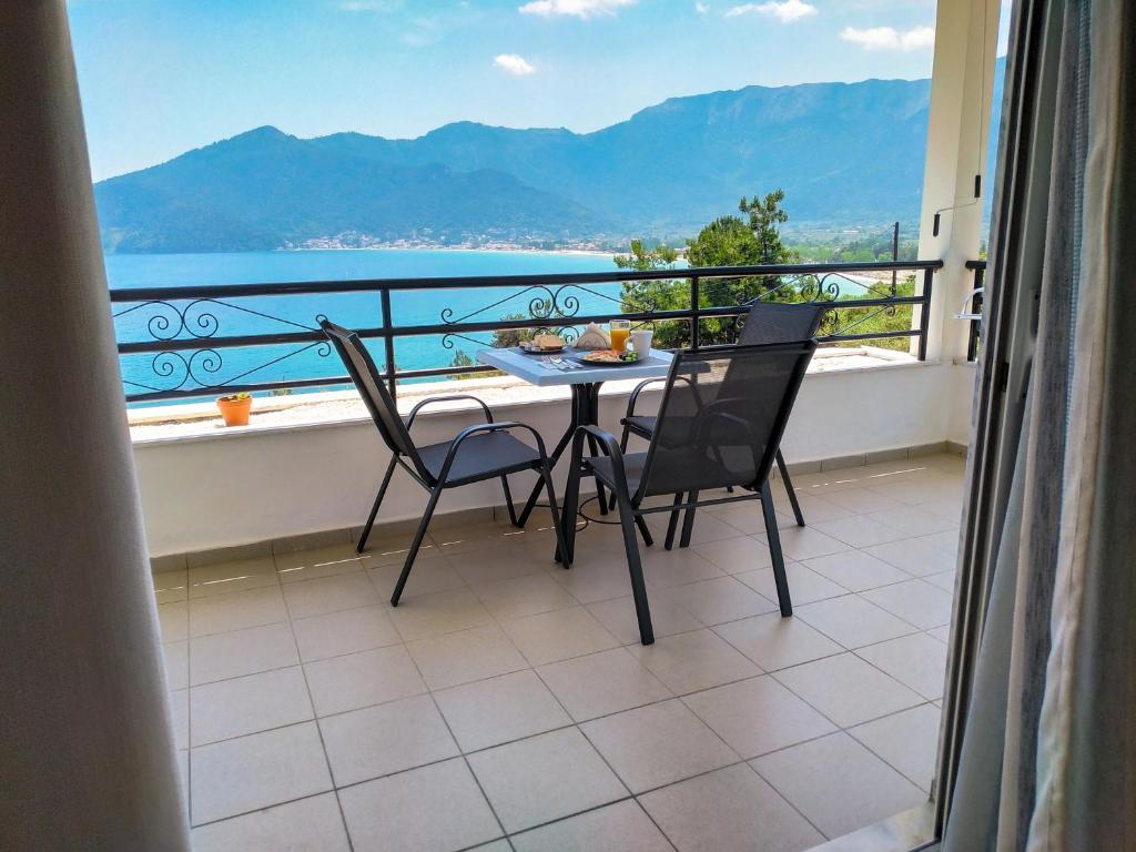 Celeste Golden Beach Hotel-terasa.jpg