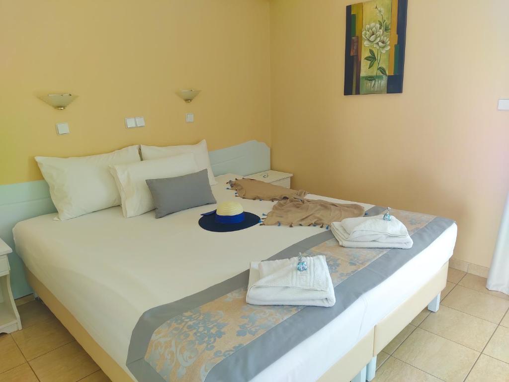 Hotel Celeste Golden Beach-Studio.jpg