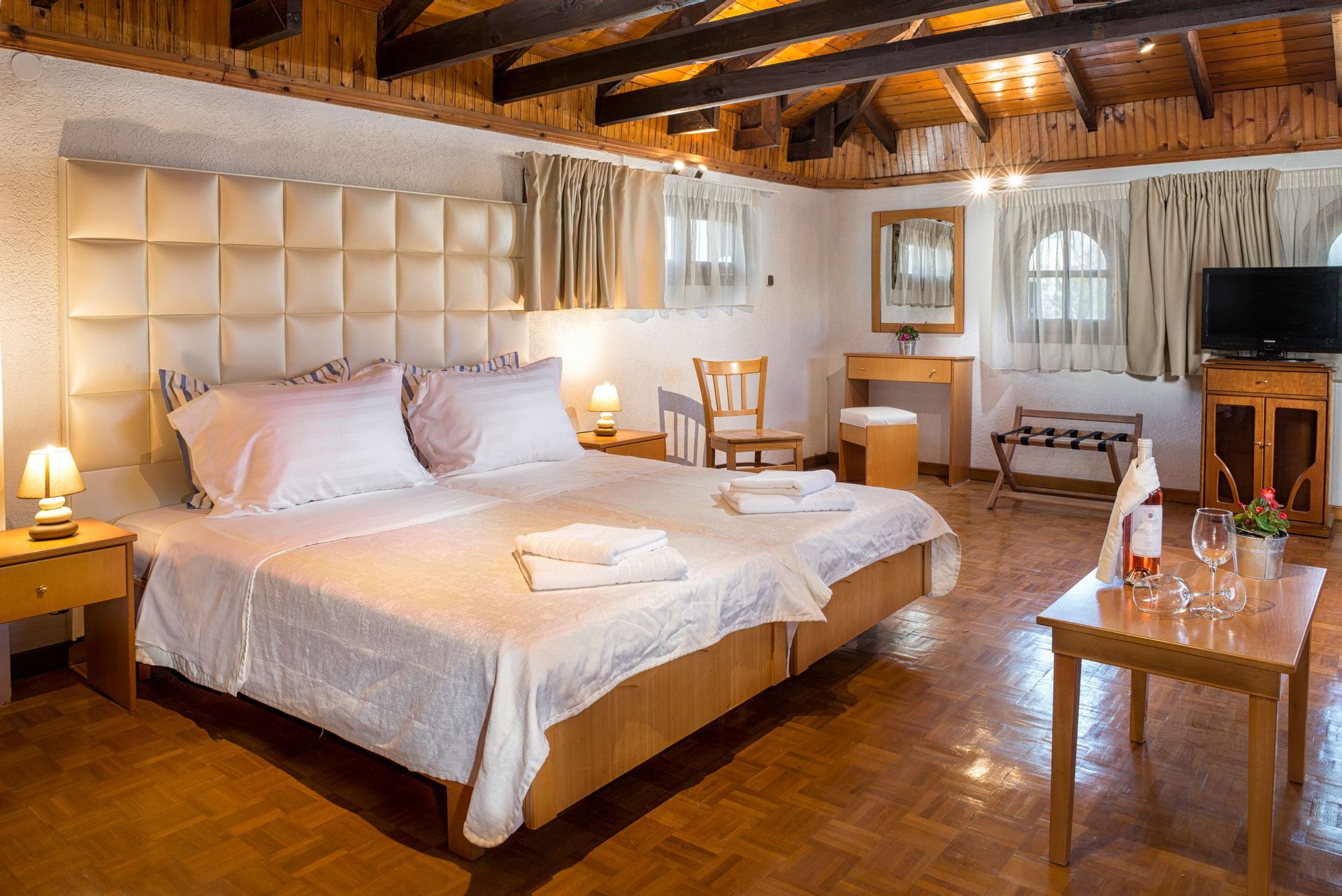 Georgalas Sun Beach Villa-Cetvorokrevetna soba.jpg
