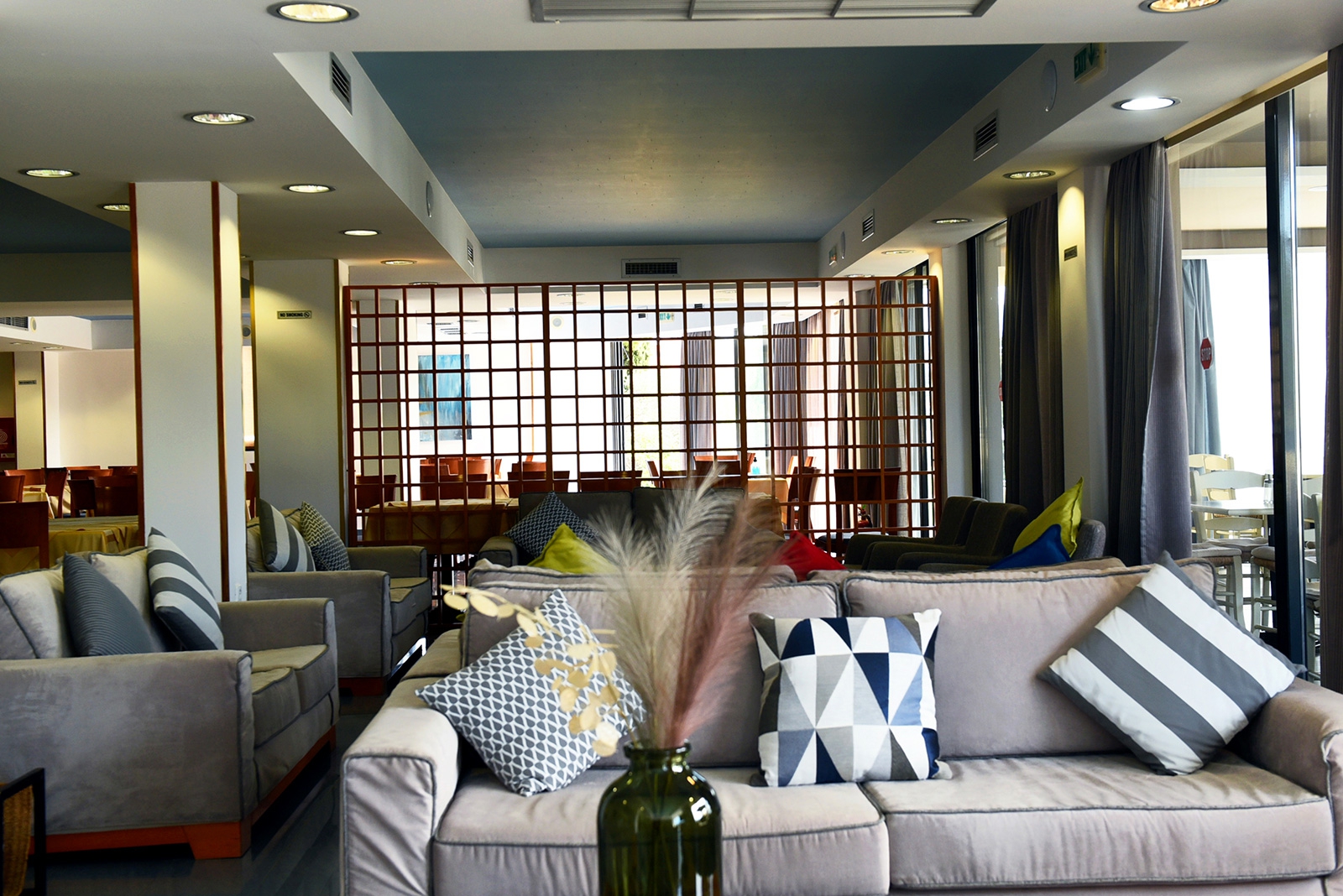 Hotel Apollon-Lobby.jpg