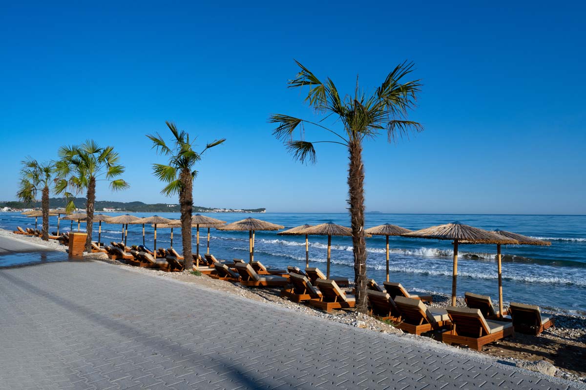 Hotel Acharavi Mare-Plaza.jpg