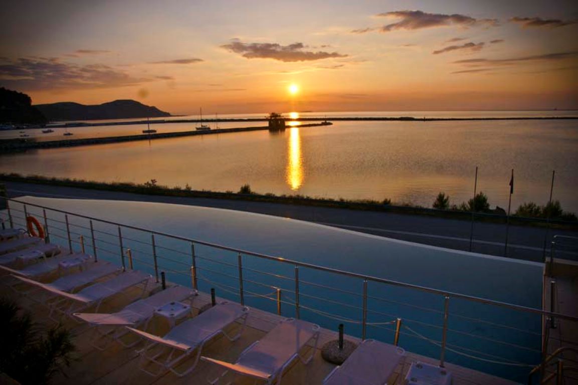Hotel Kymi Palace-Pogled na more.jpg