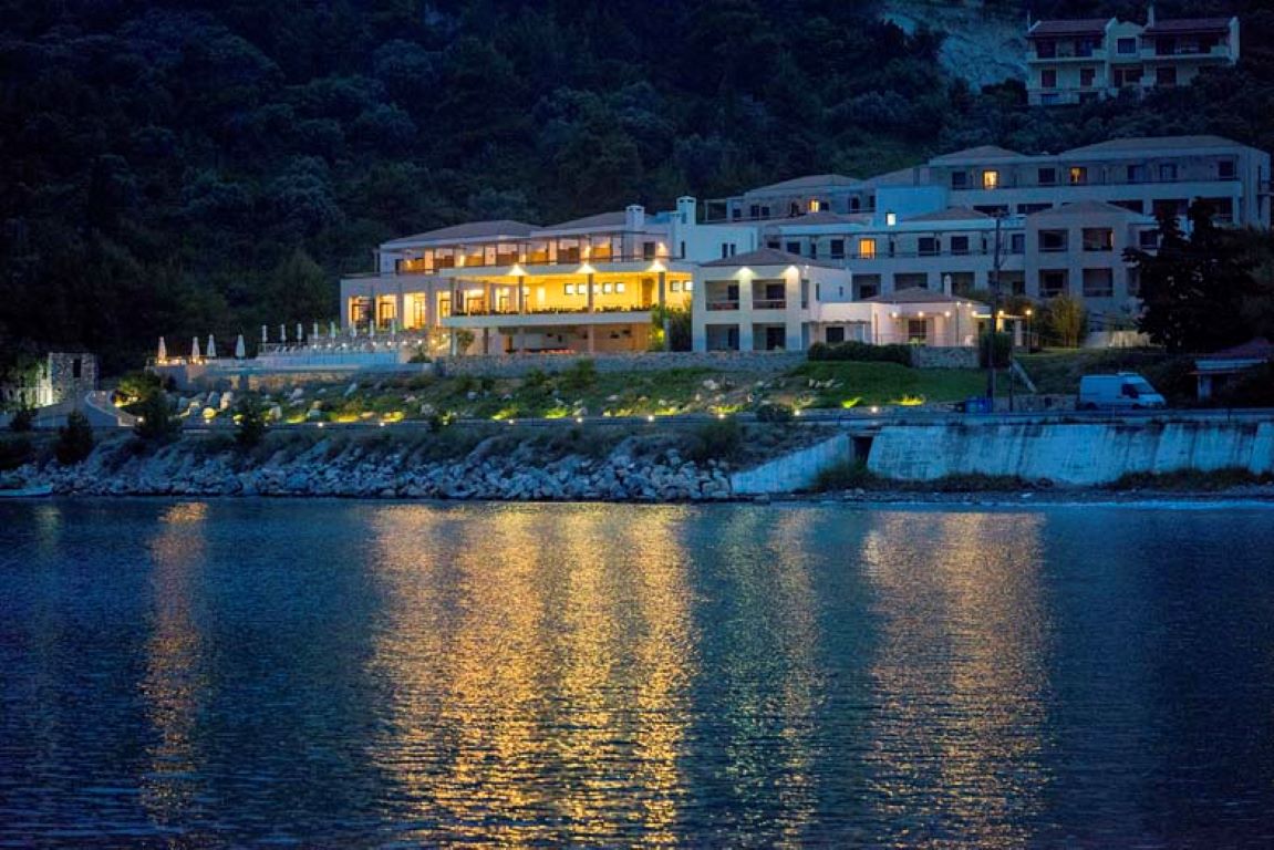 Kymi Palace Hotel-Nocni izgled.jpg