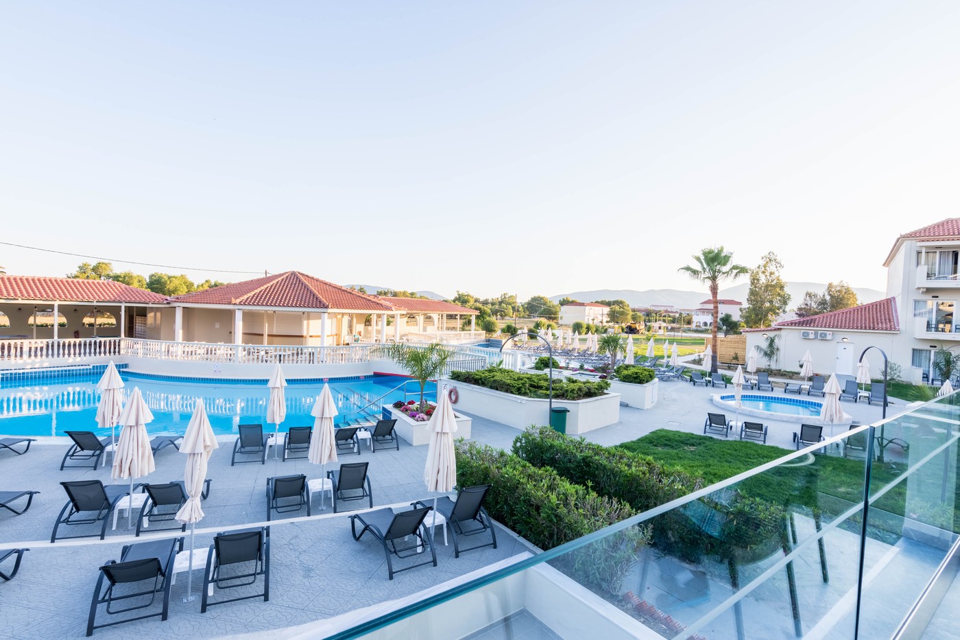 Exotica Hotel & Spa-Oblast oko bazena.jpg
