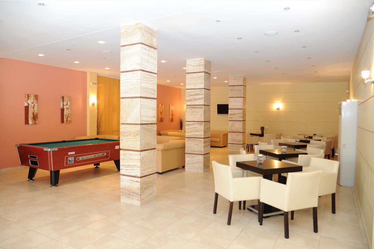 Golden Sands Hotel-Lobby.jpg