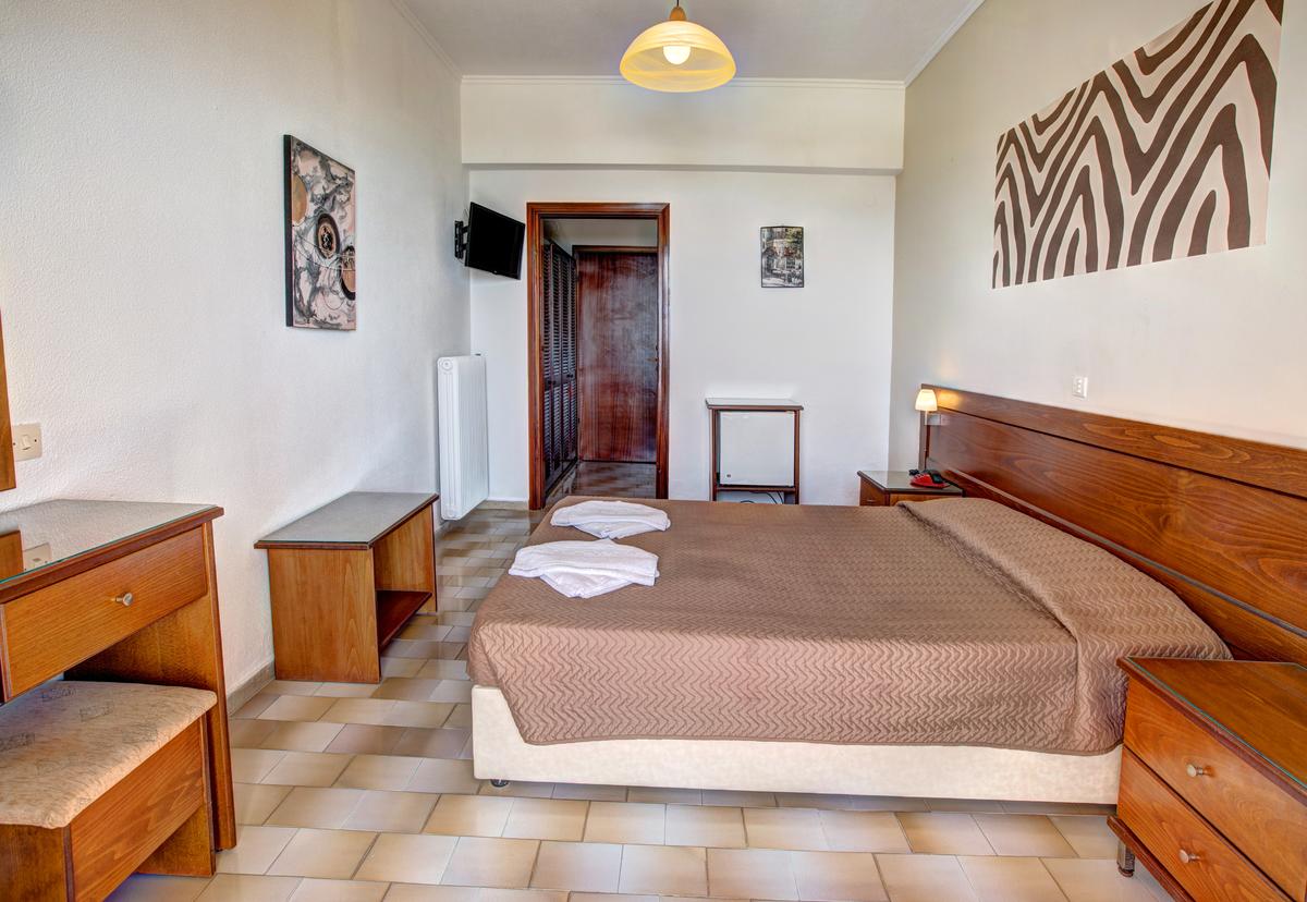 Hotel Golden Sands-Porodicna soba kreveti na sprat.jpg