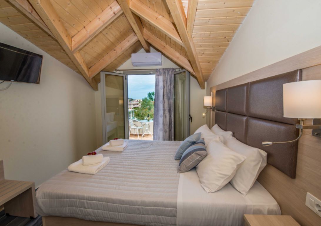 Hotel Ninos Amour Holiday Resort-Deluxe soba pogled basta.jpg