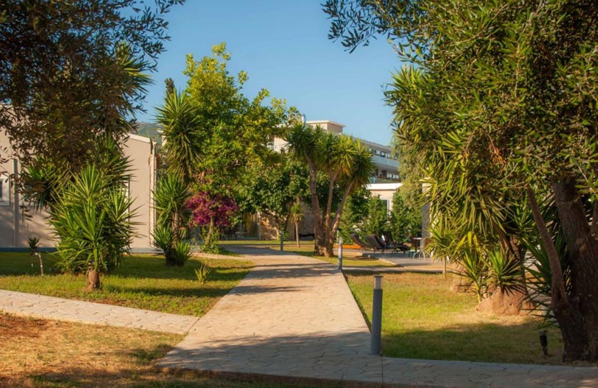 Ninos Laguna Holiday Resort Hotel-Basta hotela.jpg