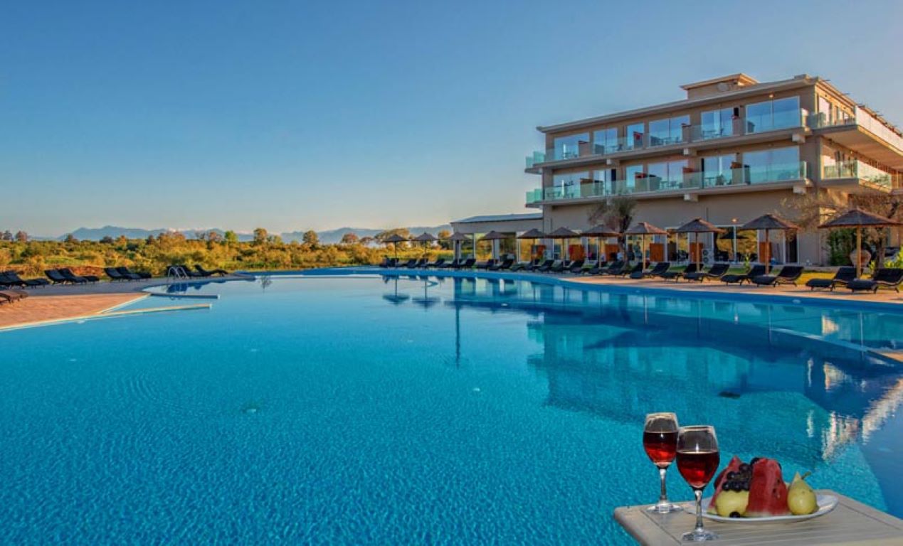 Ninos Laguna Holiday Resort Hotel-Bazen.jpg