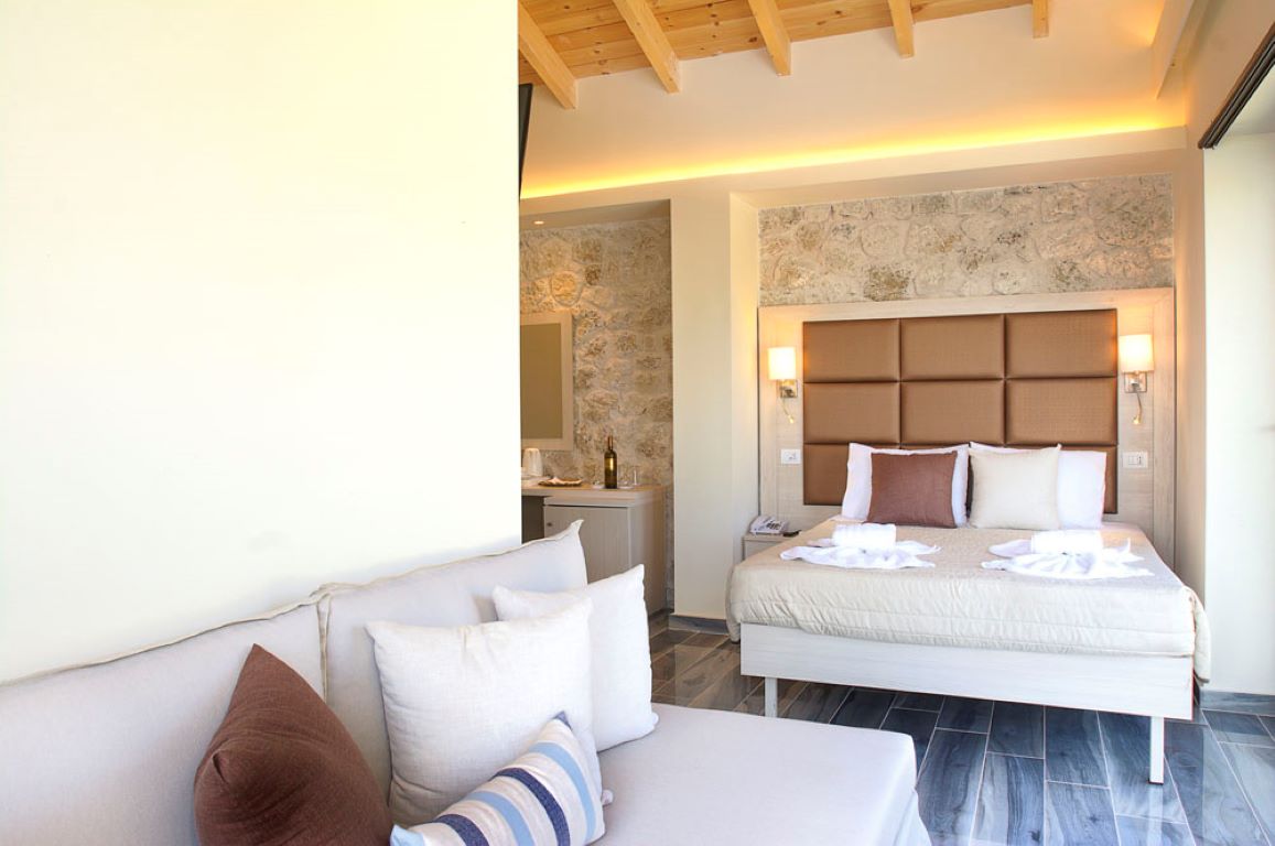 Ninos Porto Demo Boutique Hotel-Junior suite pogled more.jpg
