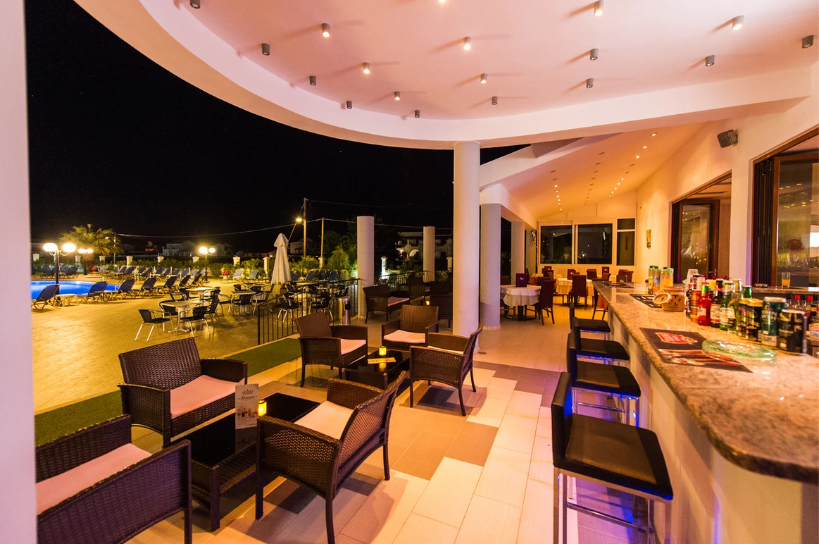 Stemma Hotel-Bar na bazenu.png