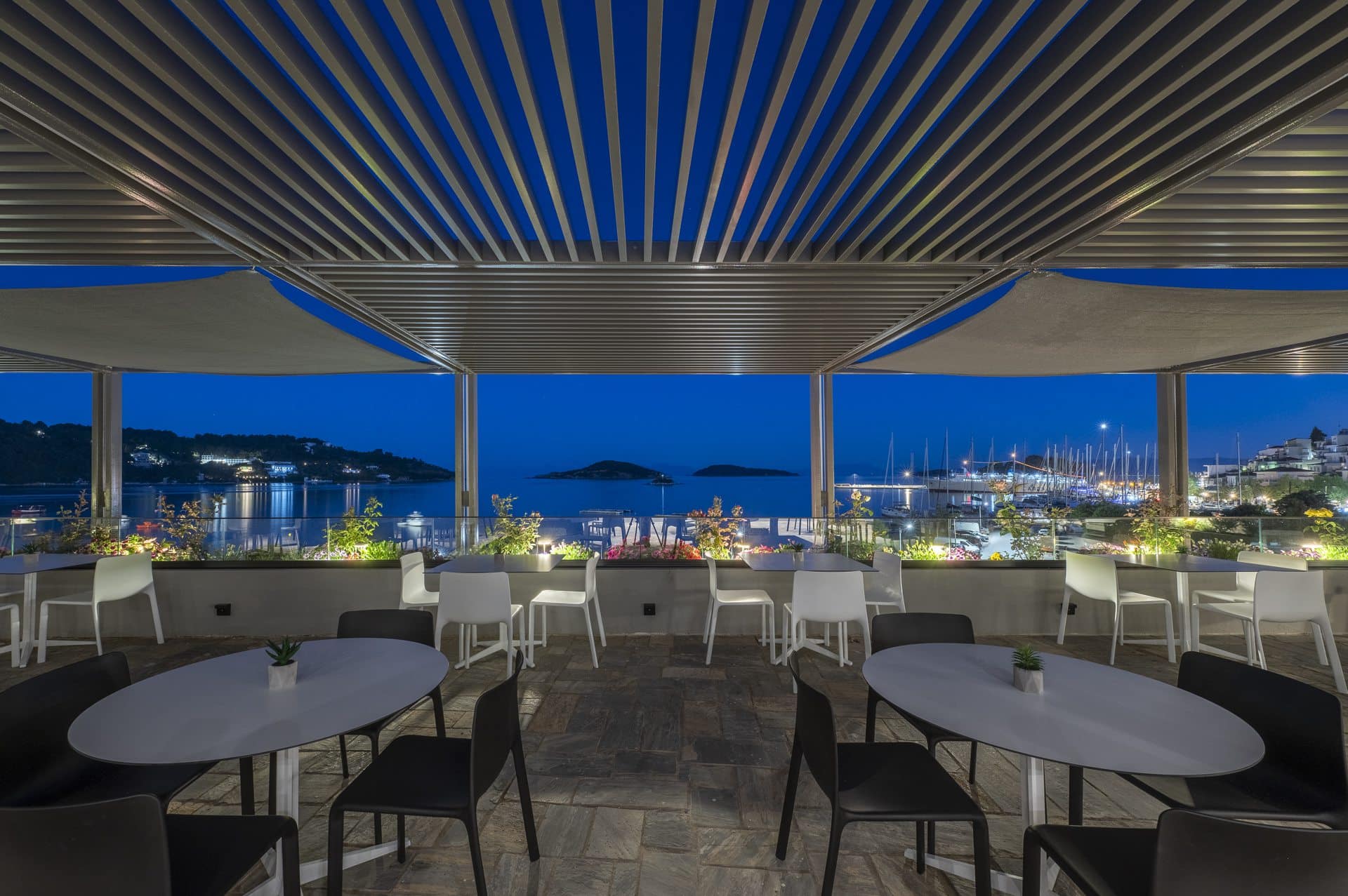 Hotel Alkyon-Bar.jpg