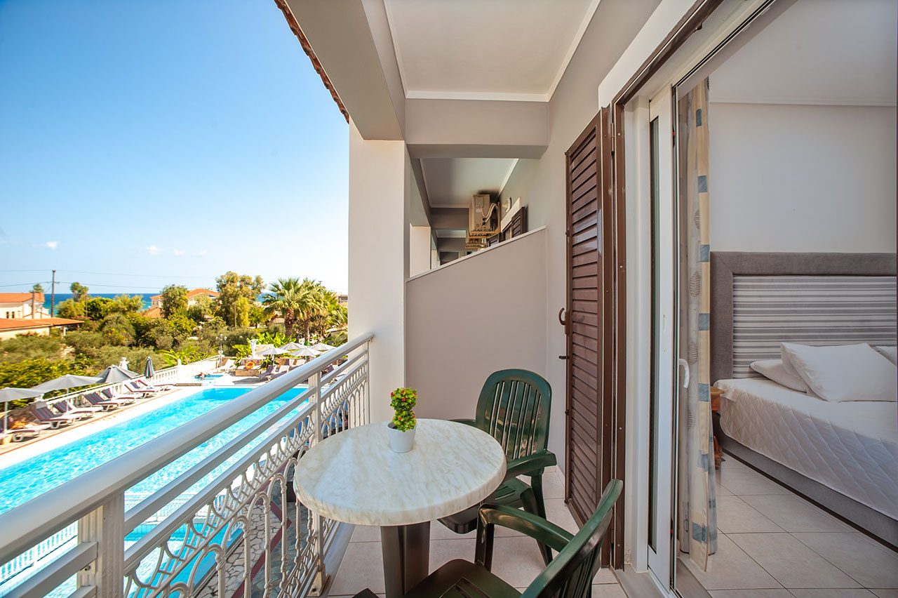 Hotel Anamar Zante-Standardna soba pogled bazen.jpg