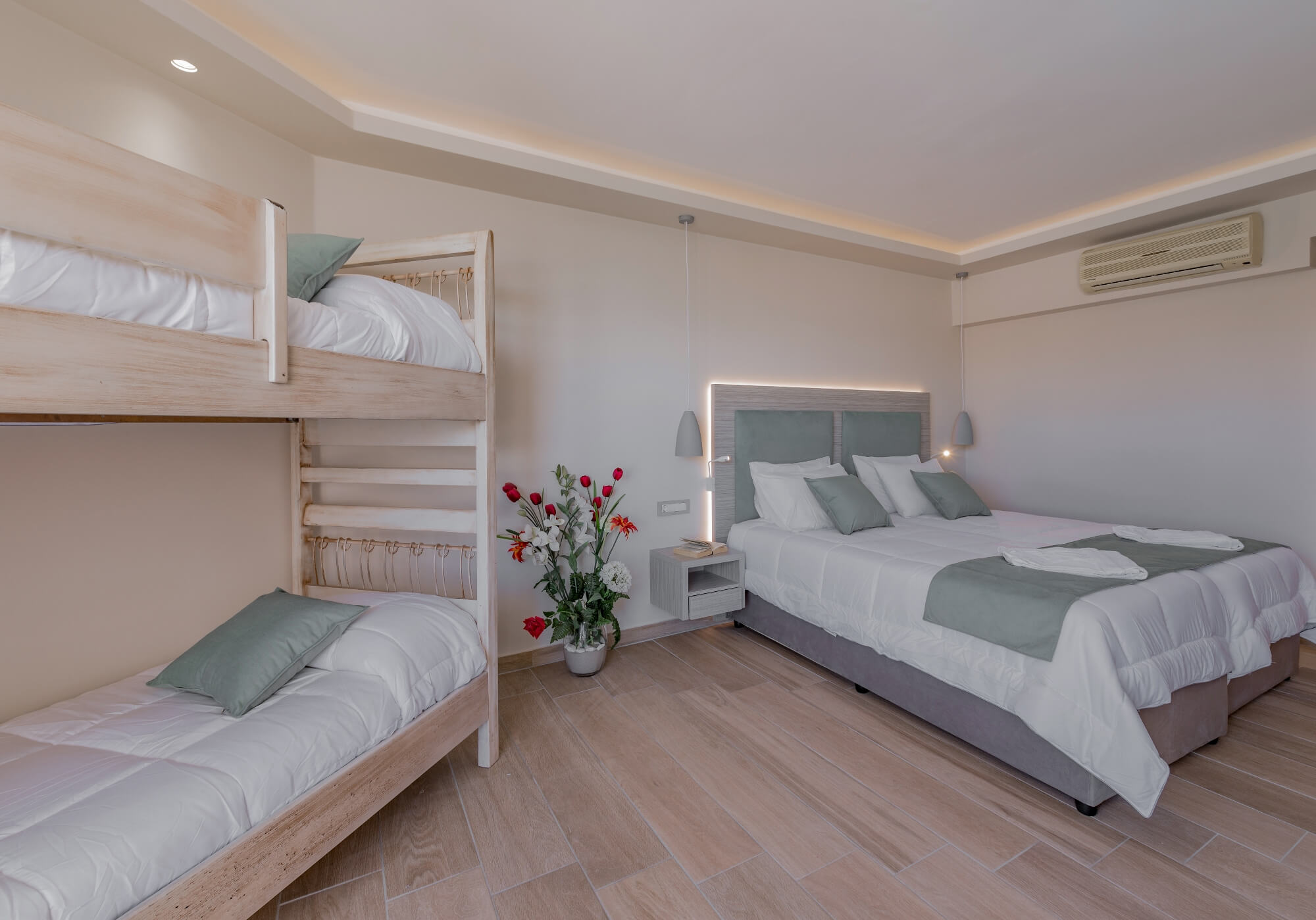 Tsilivi Beach Hotel-Porodicna soba pogled bazen.jpg