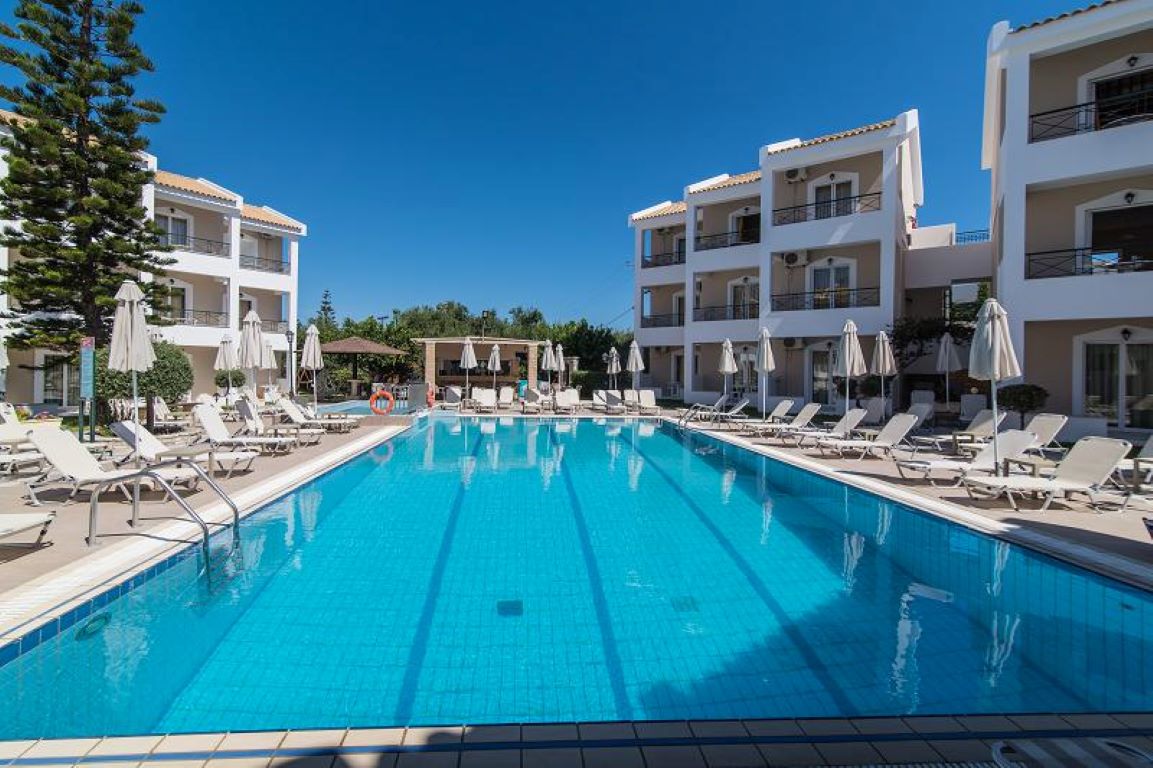 Hotel Maistrali-Bazen.jpg